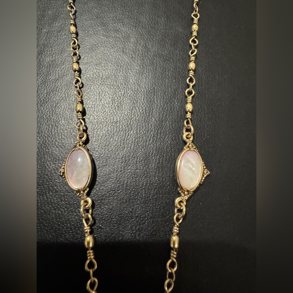 Vintage Gold Plated Mother of Pearl Necklace - Picture 4 of 6